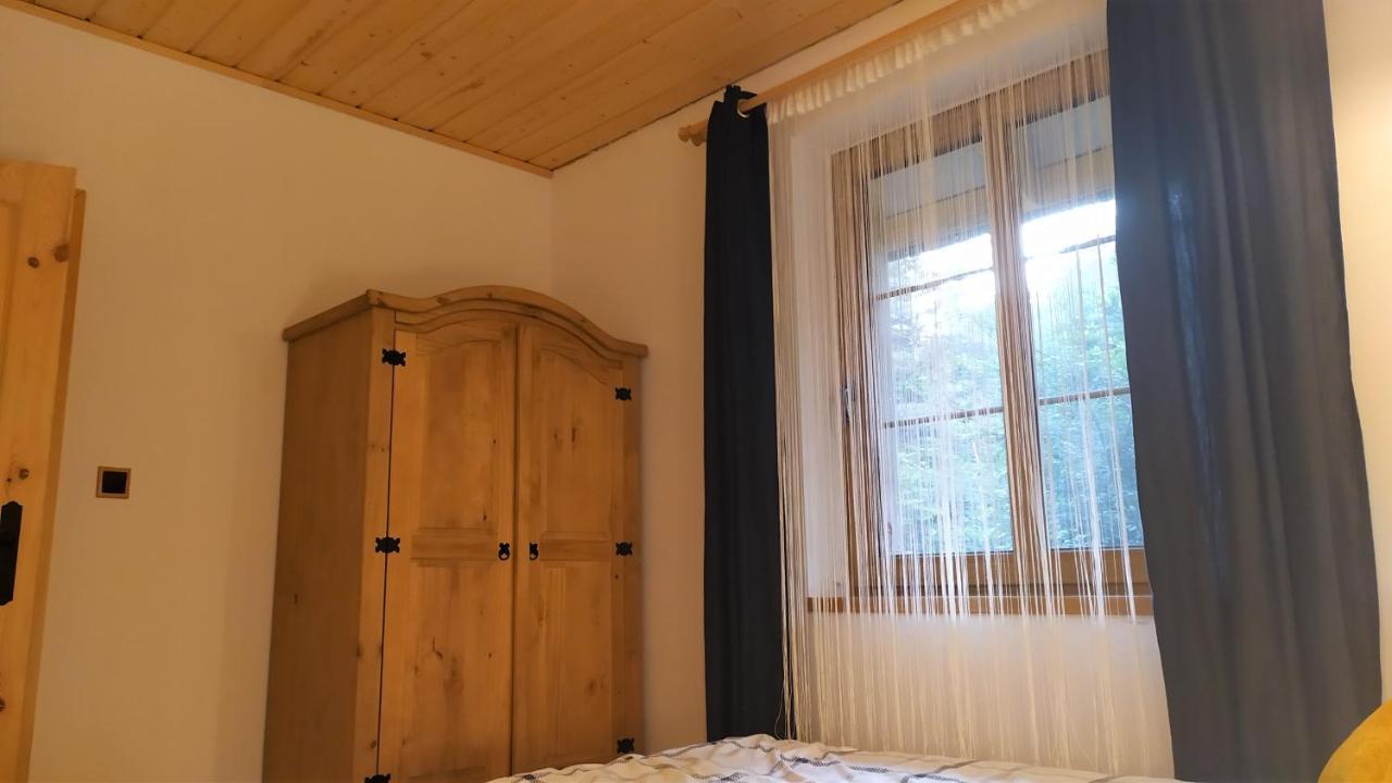 Bieszczady Nad Stawem Lodge *